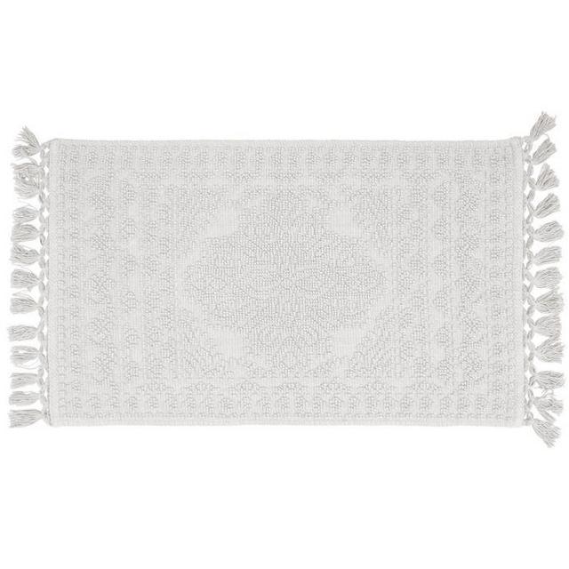 Nellore 20" x 34" Fringe Bath Rug in White