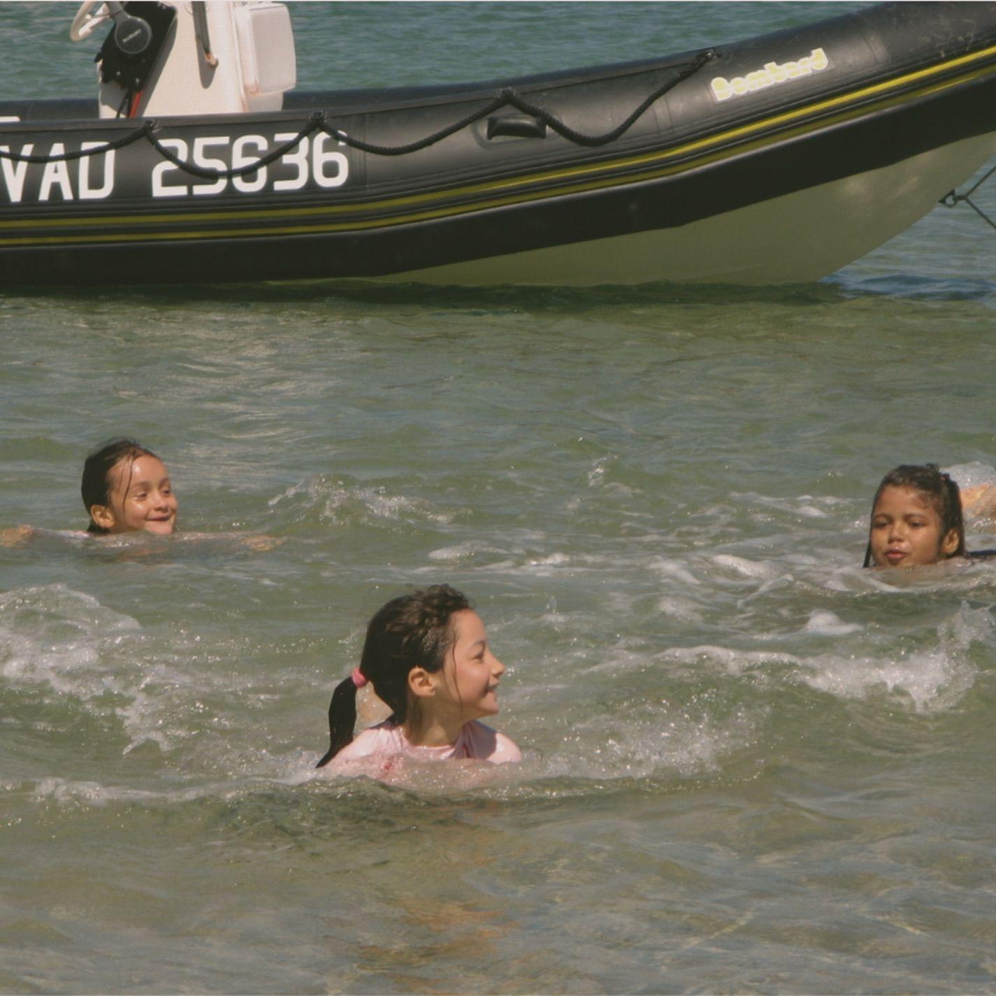Debbie, Manon & Margot sharing a moment to pee in the water in l’île aux moines, France.