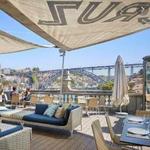 Rooftop Bar no centro da cidade do Porto