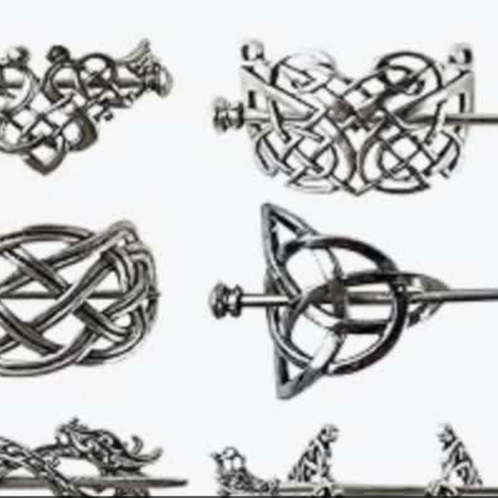 The bride bought knotwork hairpins to share.