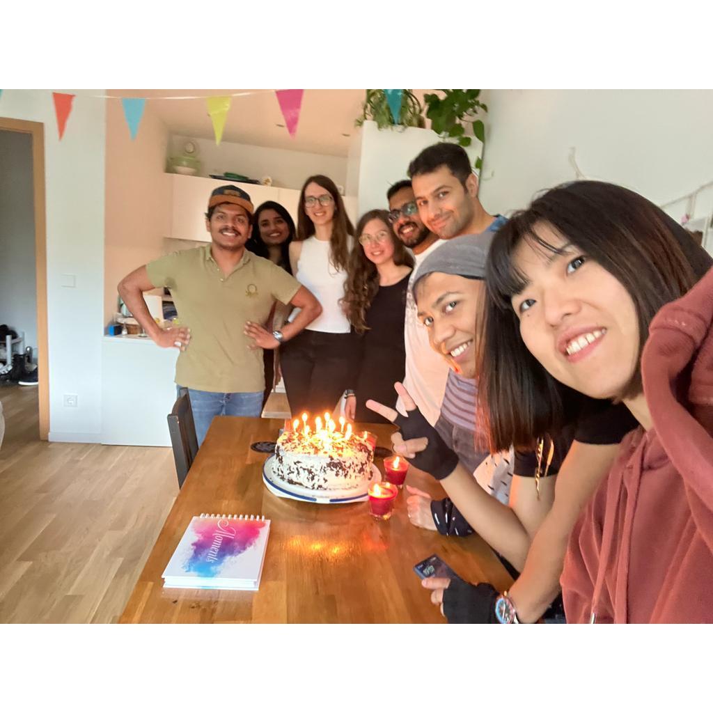 Erstes Foto, auf dem wir beide zu sehen sind. | First picture we appeared on together