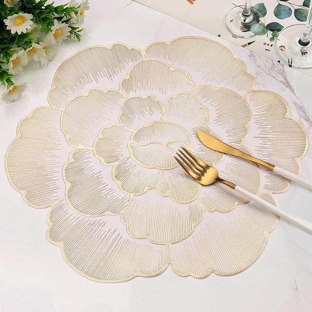 Placemats Set of 6, Gold Round Placemats for Dining Table Pressed Vinyl Metallic Flower Table Mats Washable and Wipeable Place Mats for Holiday Party Table Decorations