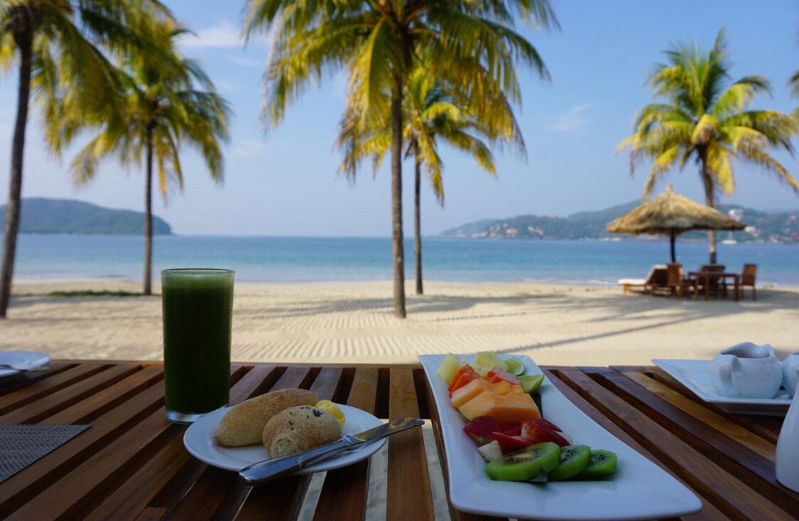 Morning breakfast on the beach.