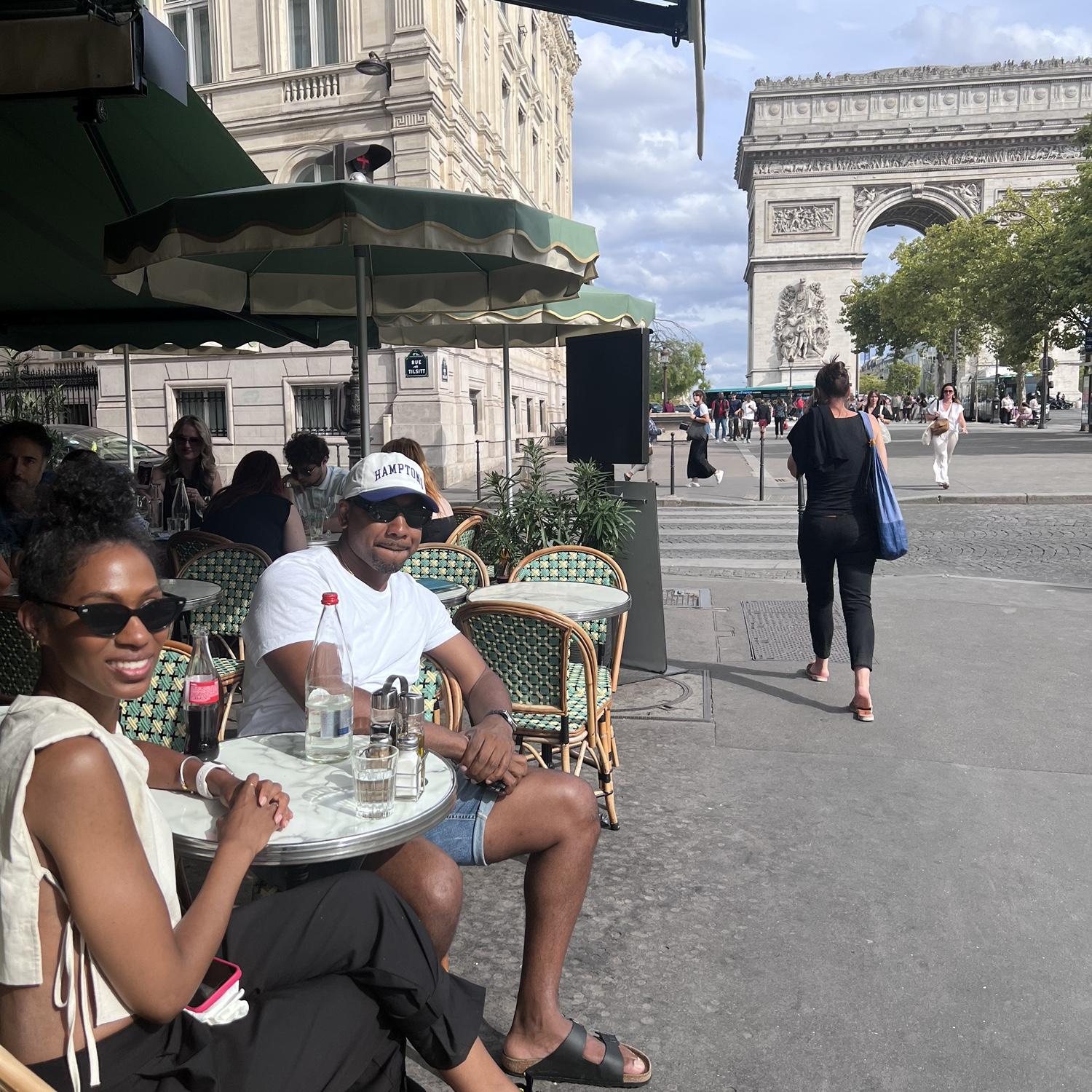 Dejuner a L’arc  de Triumph