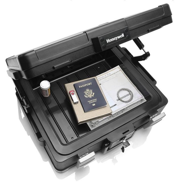 Honeywell 0.39 CuFt Waterproof and Fireproof Chest (1114)
