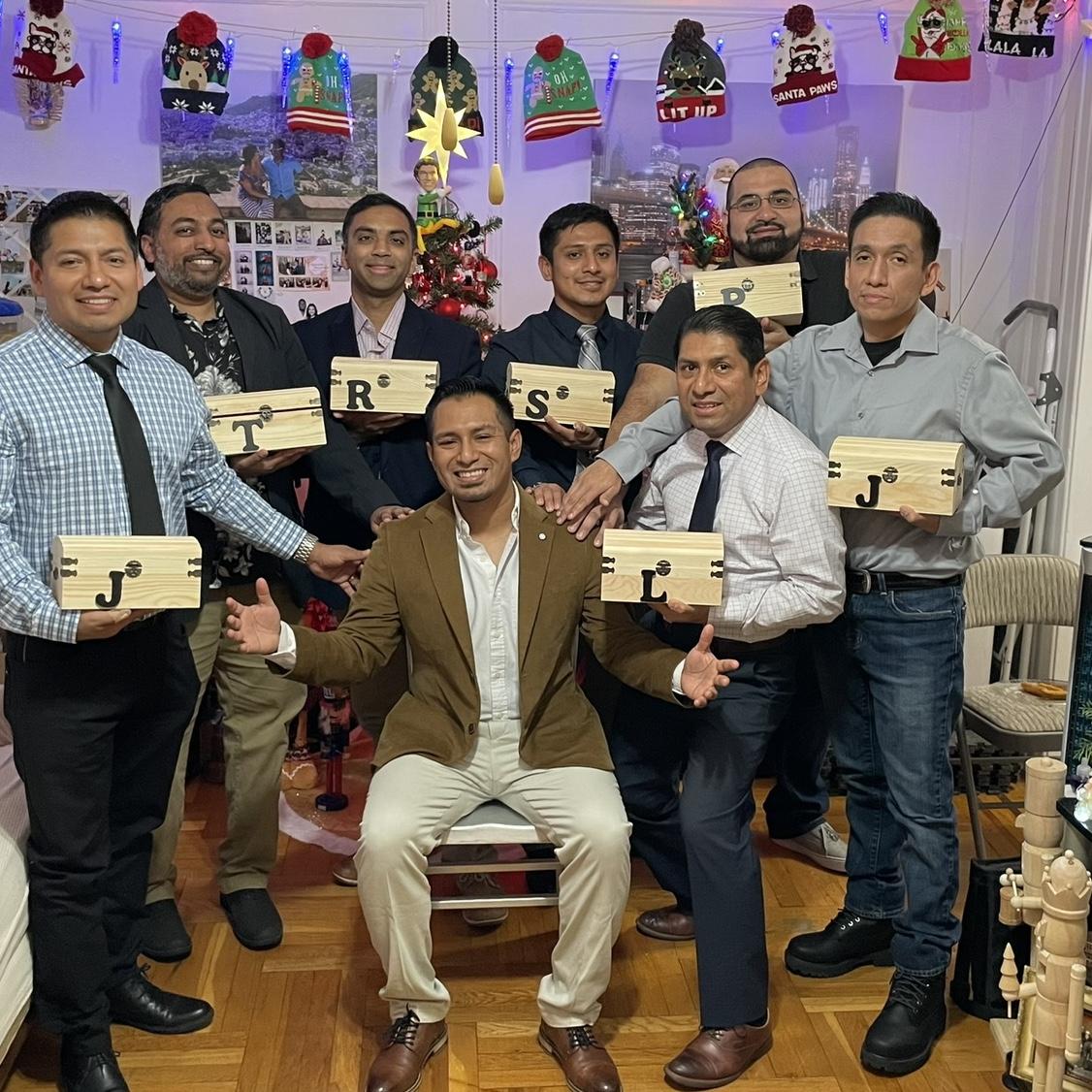 The groomsmen / Los caballeros de honor