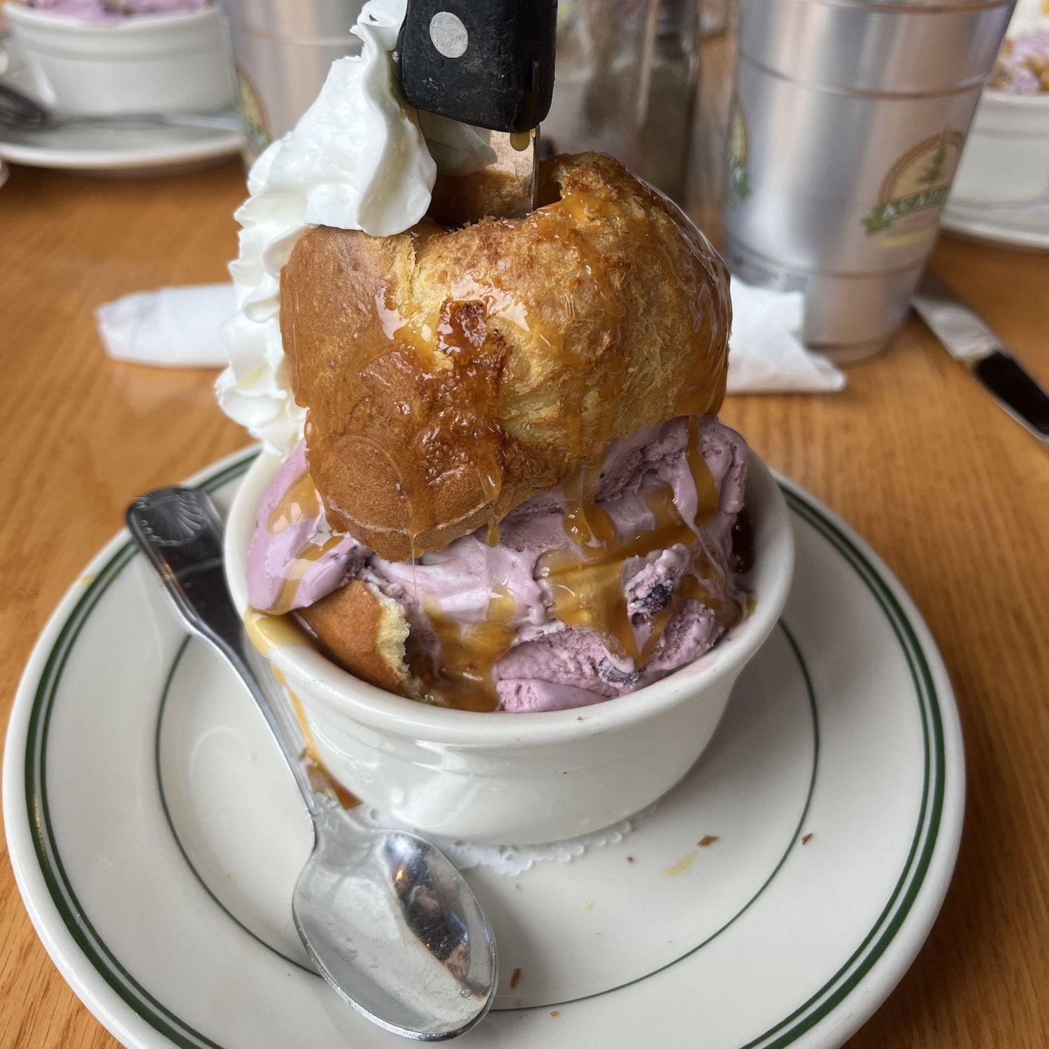 The blueberry popover sundae (a must)