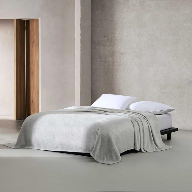 Calvin Klein - King Blanket, Soft Plush Bedding, Medium Weight Bed Blanket (Aluminum Grey, King)