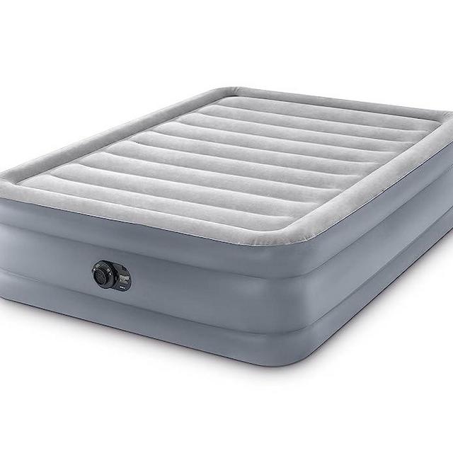INTEX 66140MZ Dura-Beam Deluxe Extra Raised Air Mattress: Fiber-Tech – Queen Size – Built-in Electric Pump – 20in Bed Height – 600lb Weight Capacity