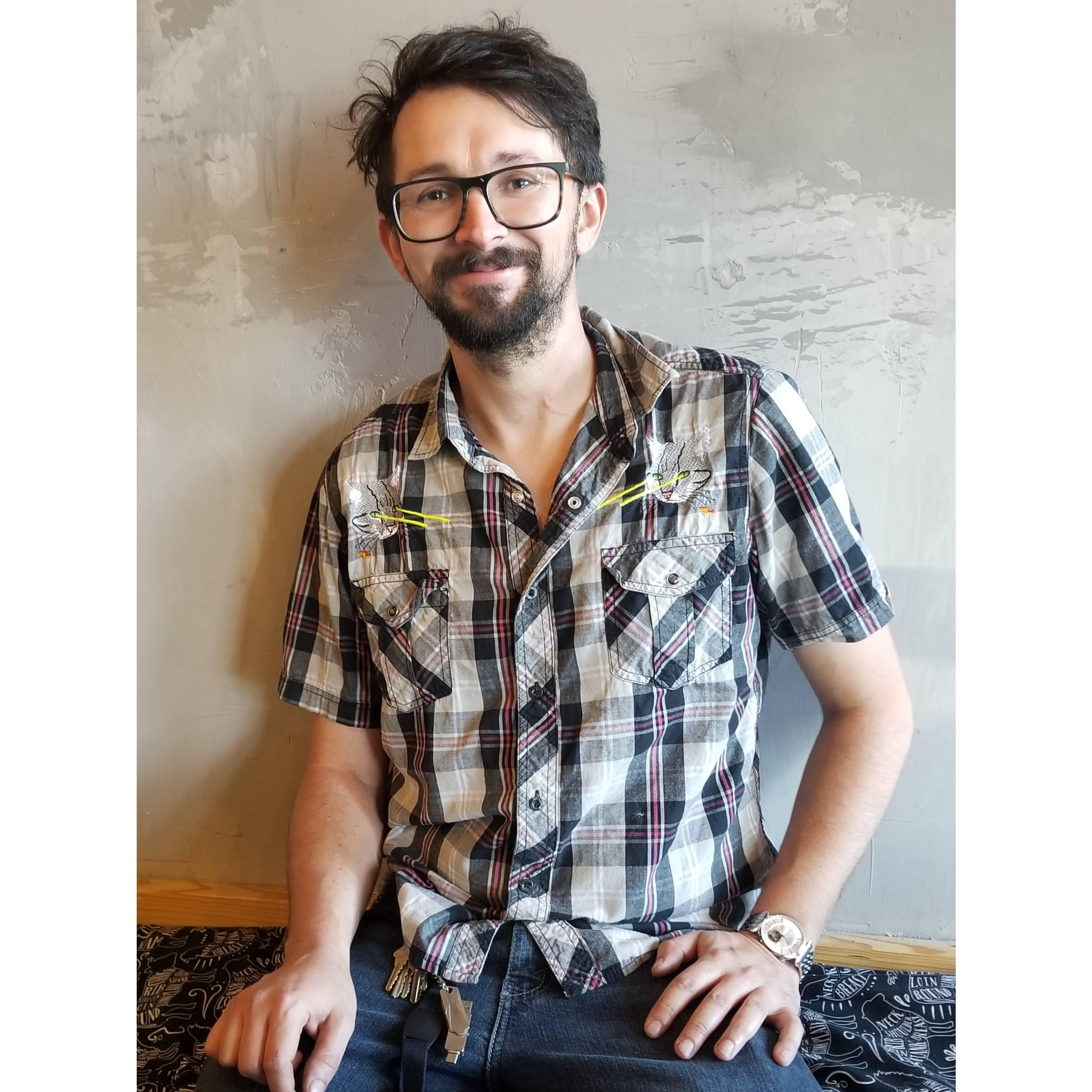 Ken is Lisa's favorite photography subject.