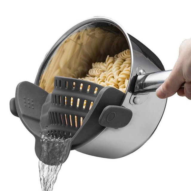 Silicone clip-on strainer for all pots and pans, clip-on food strainer for meat, vegetables, fruits and pasta strainer, heat resistant, kitchen gadget, colander