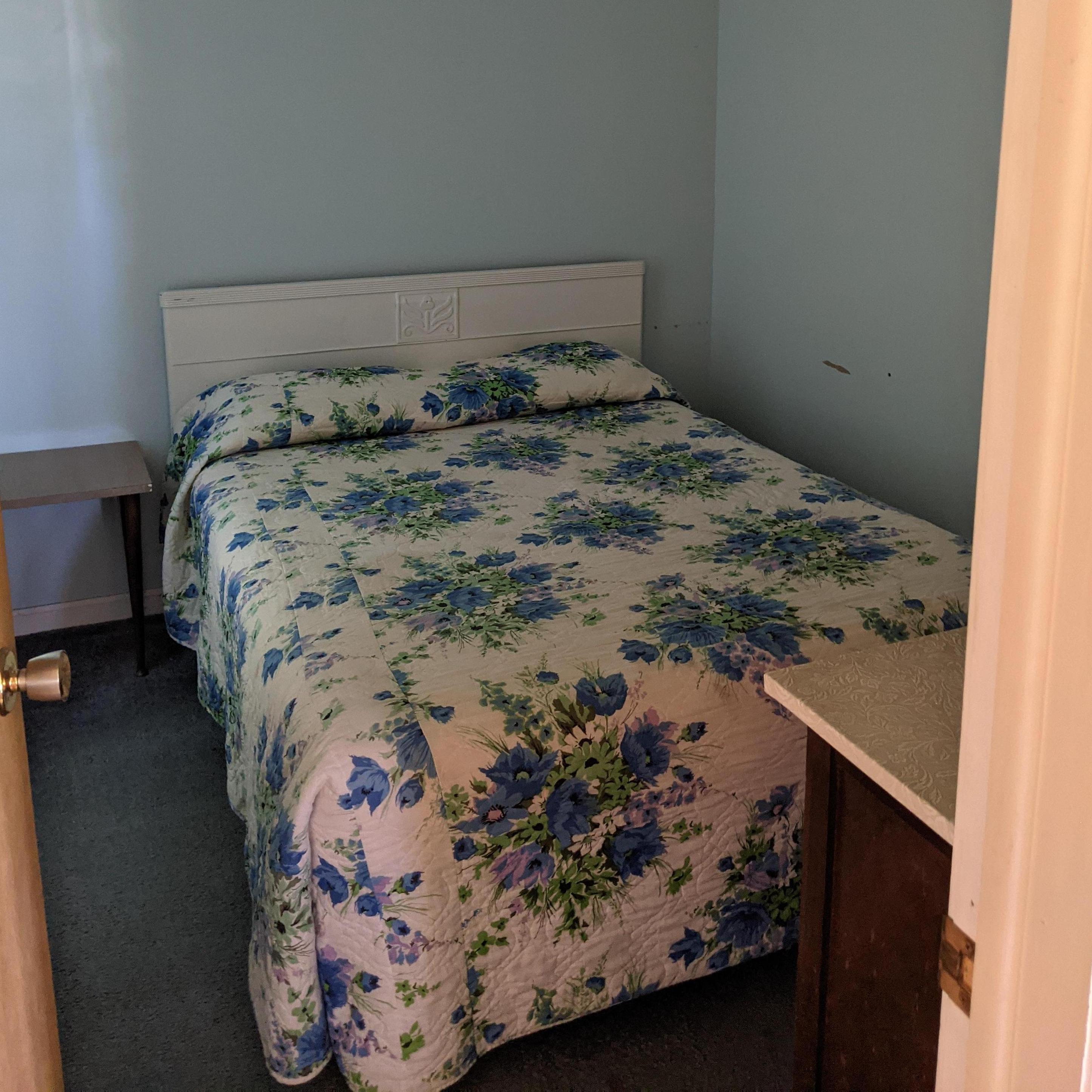 Cabin White (Medium sized cabin)
Bedroom 1