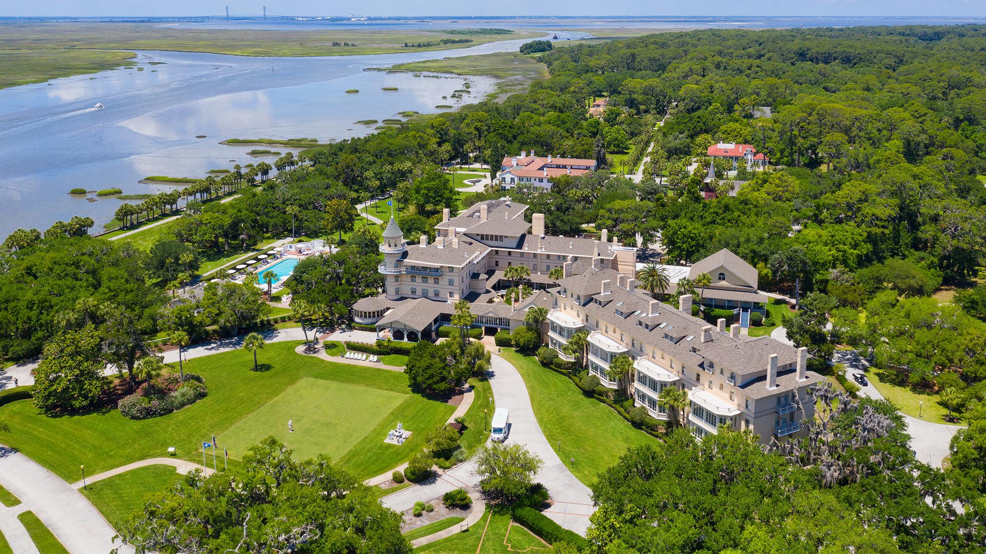 The Wedding Website of Lindsay Milano and Bobby Ash