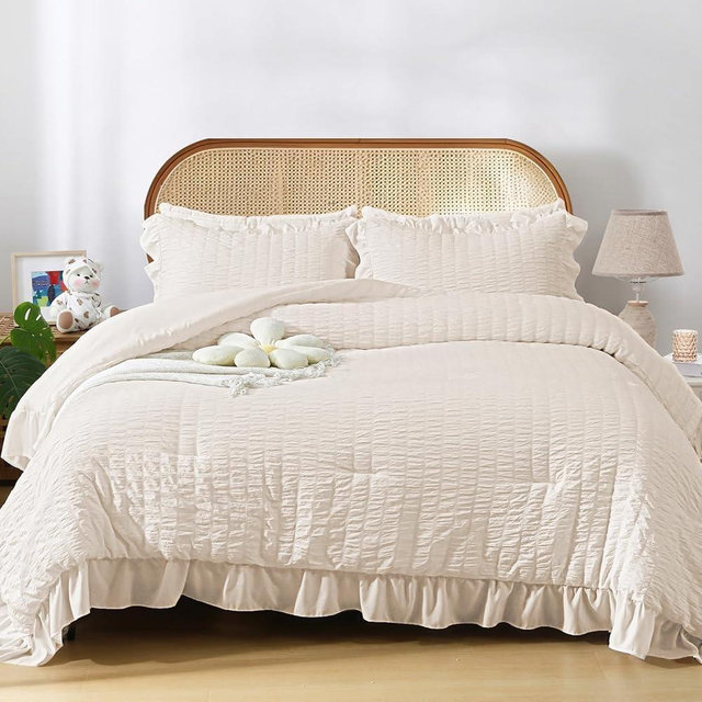 JOLLYVOGUE Beige Queen Comforter Set, 3 Pieces Seersucker Comforters Queen Size, Lightweight & Fluffy Bedding Sets Queen for All Season with 1 Ruffle Comforter and 2 Ruffle Pillowshams