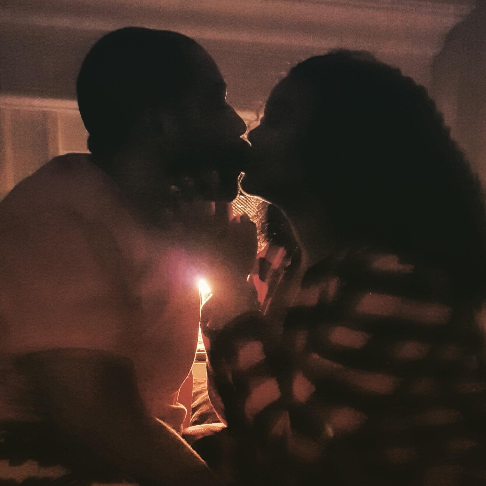 Fireplace kisses 🔥
