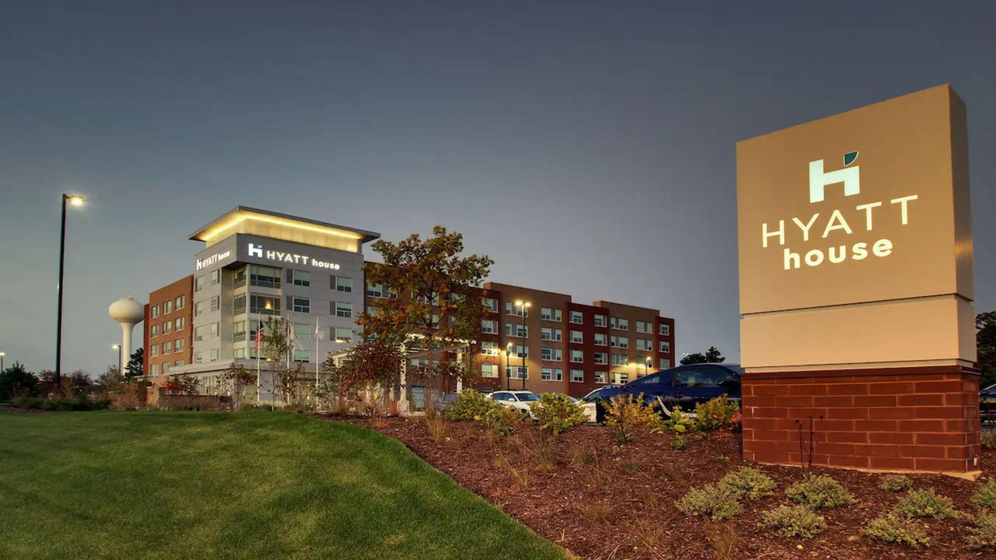 The Wedding Website of Meaghan Glavac and David Mejia