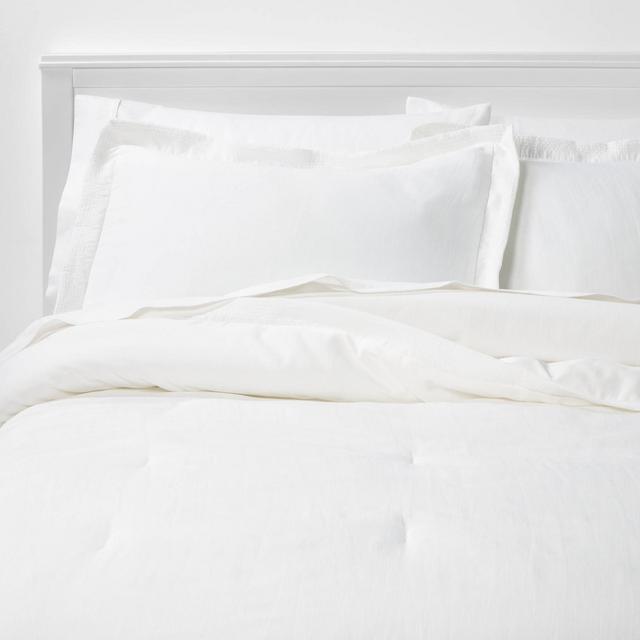 King Family Friendly Comforter & Sham Set White Chambray - Threshold™