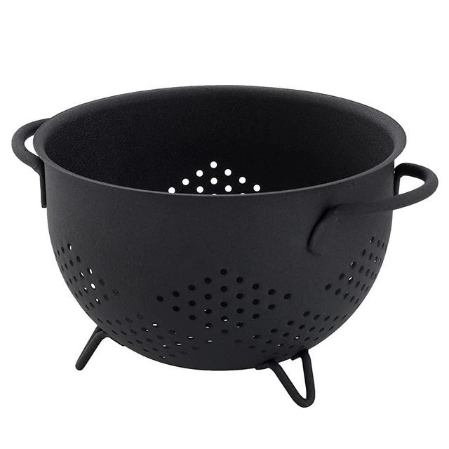 Metal Colander 5 Quart Powder Coated Self-draining Metal Strainer with Base,Kitchen Pasta Fruit Vegetable Basket with Double Handles,Matte Black