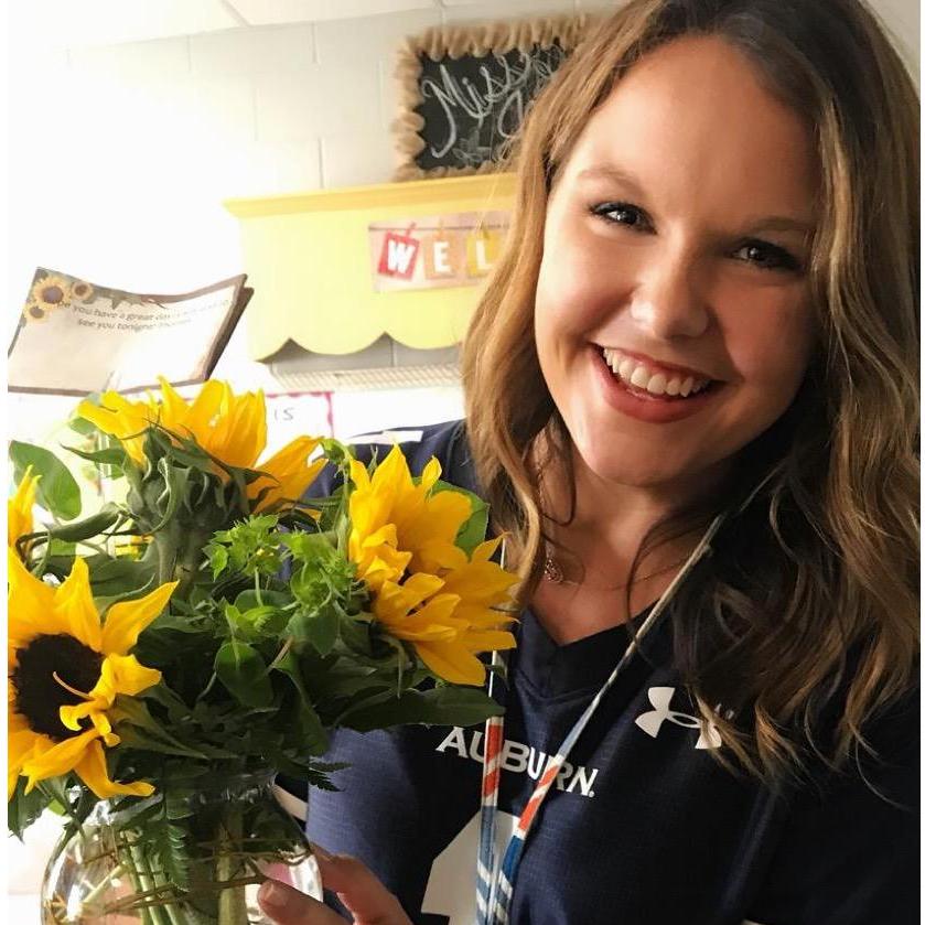 Thomas sent flowers to Jordan at work the day of their first date.