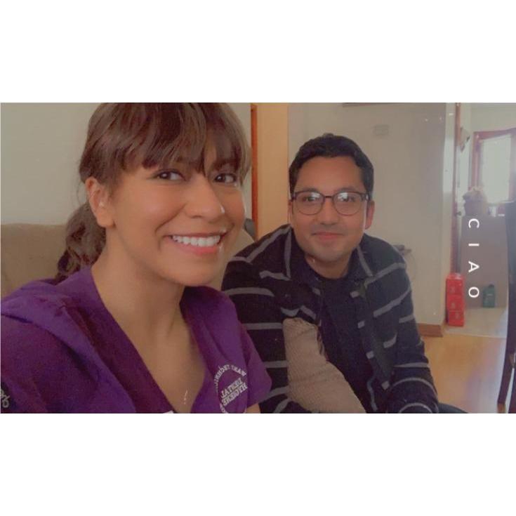 PRIMERA VEZ CONOCIÉNDOSE EN PERSONA.
FIRST TIME MEETING IN PERSON.