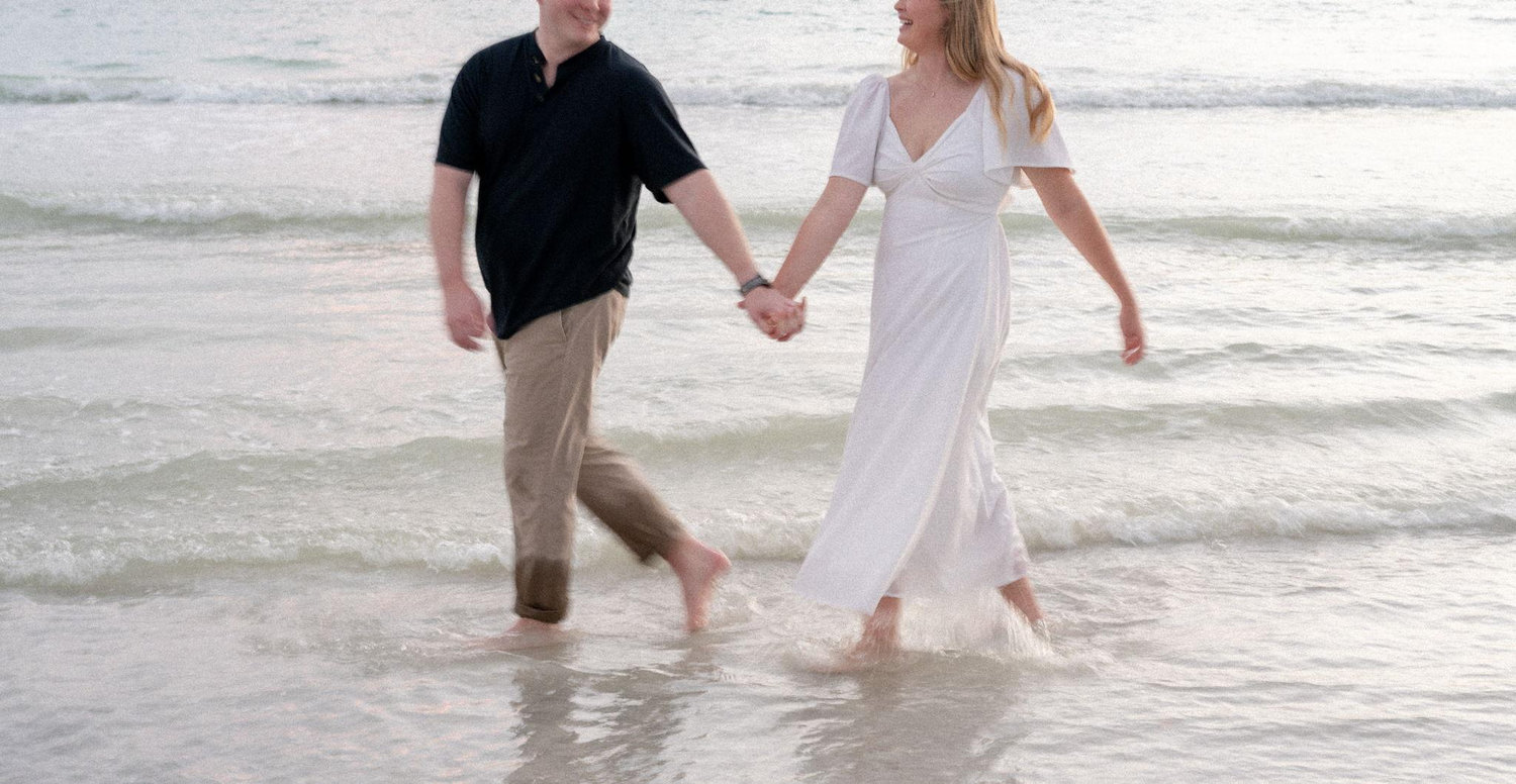 The Wedding Website of Danielle Dwyer and Hale Condon