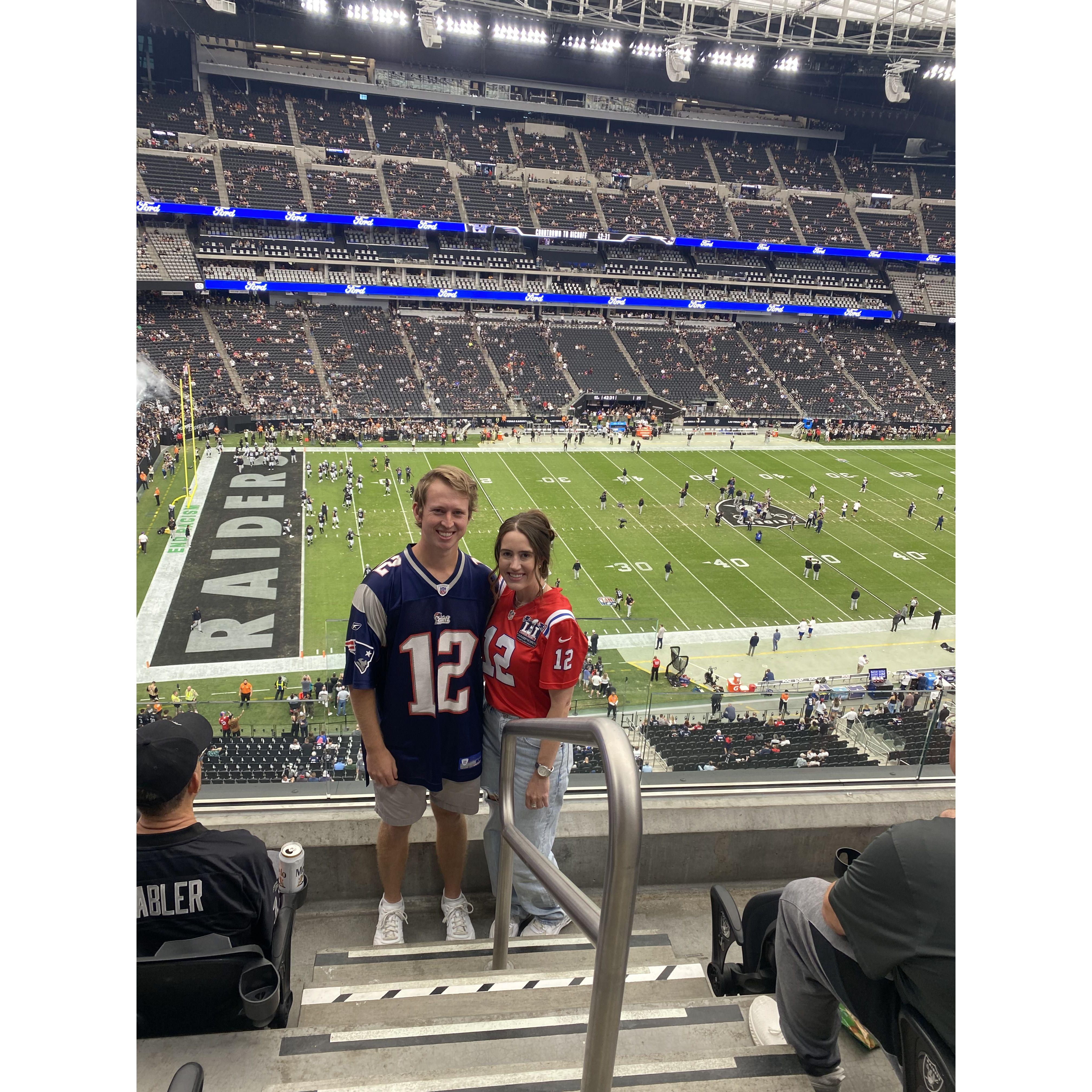 Stefanie was really testing Sidney's love when she asked him to wear a Patriot's jersey for the Pats game in Vegas