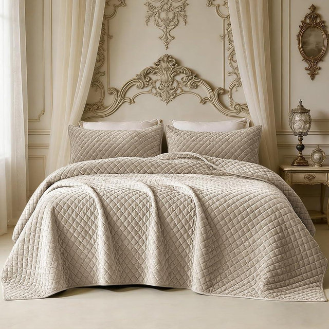 LR Rocaloca Velvet Quilt Set Oversized King Size 120x128 Luxury Soft Bedspread Coverlet 3-Piece King Comforter Sets with 2 Pillow Shams 20x36 Super Cozy All Seasons Velvet Bedding Set, Beige