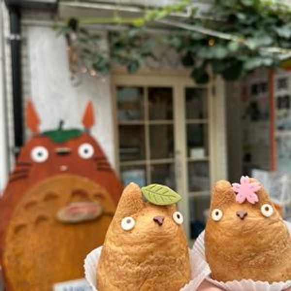 Sweets at Shirohige’s Cream Puff Factory