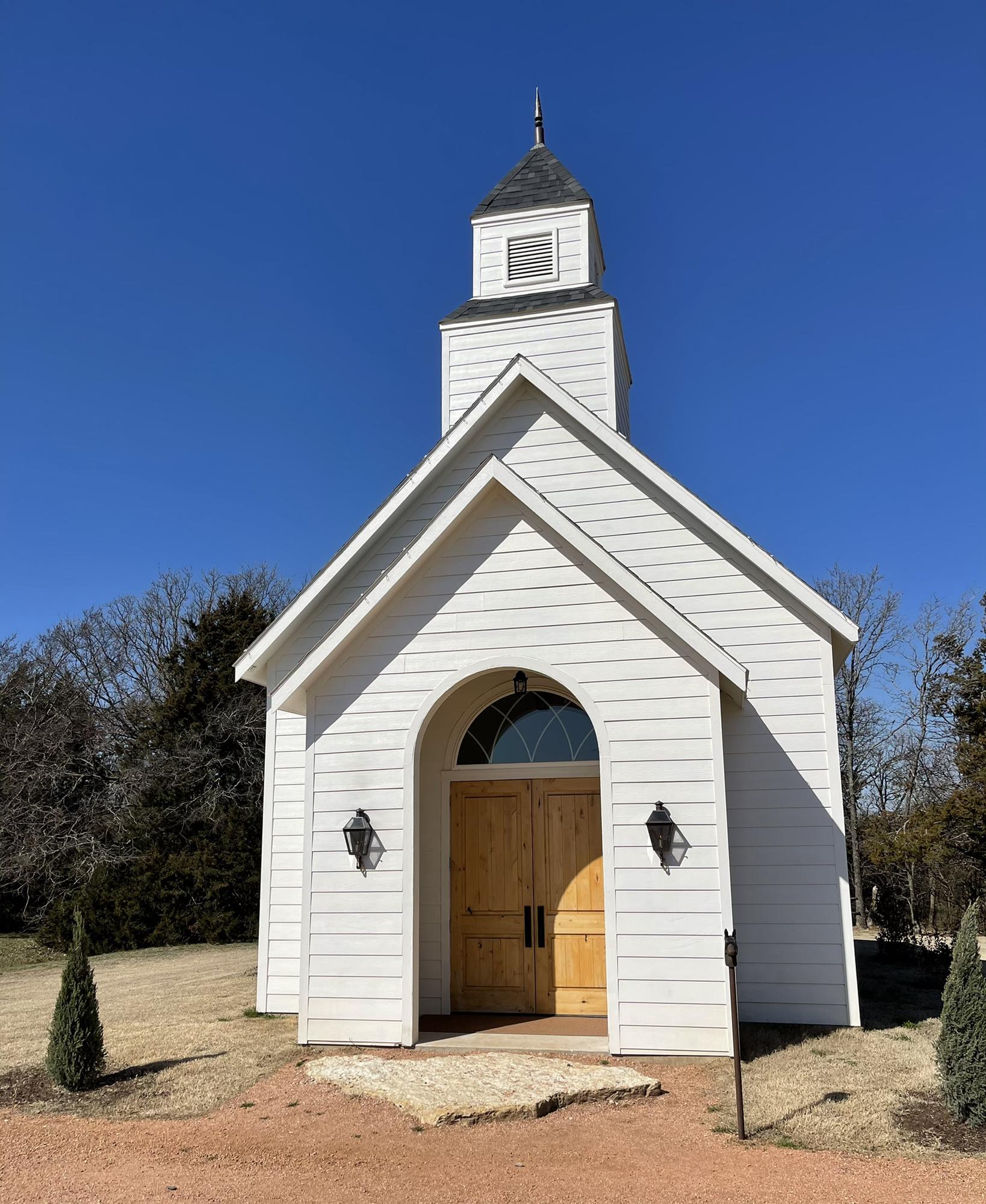 The sweet little chapel where we’ll be married 💖