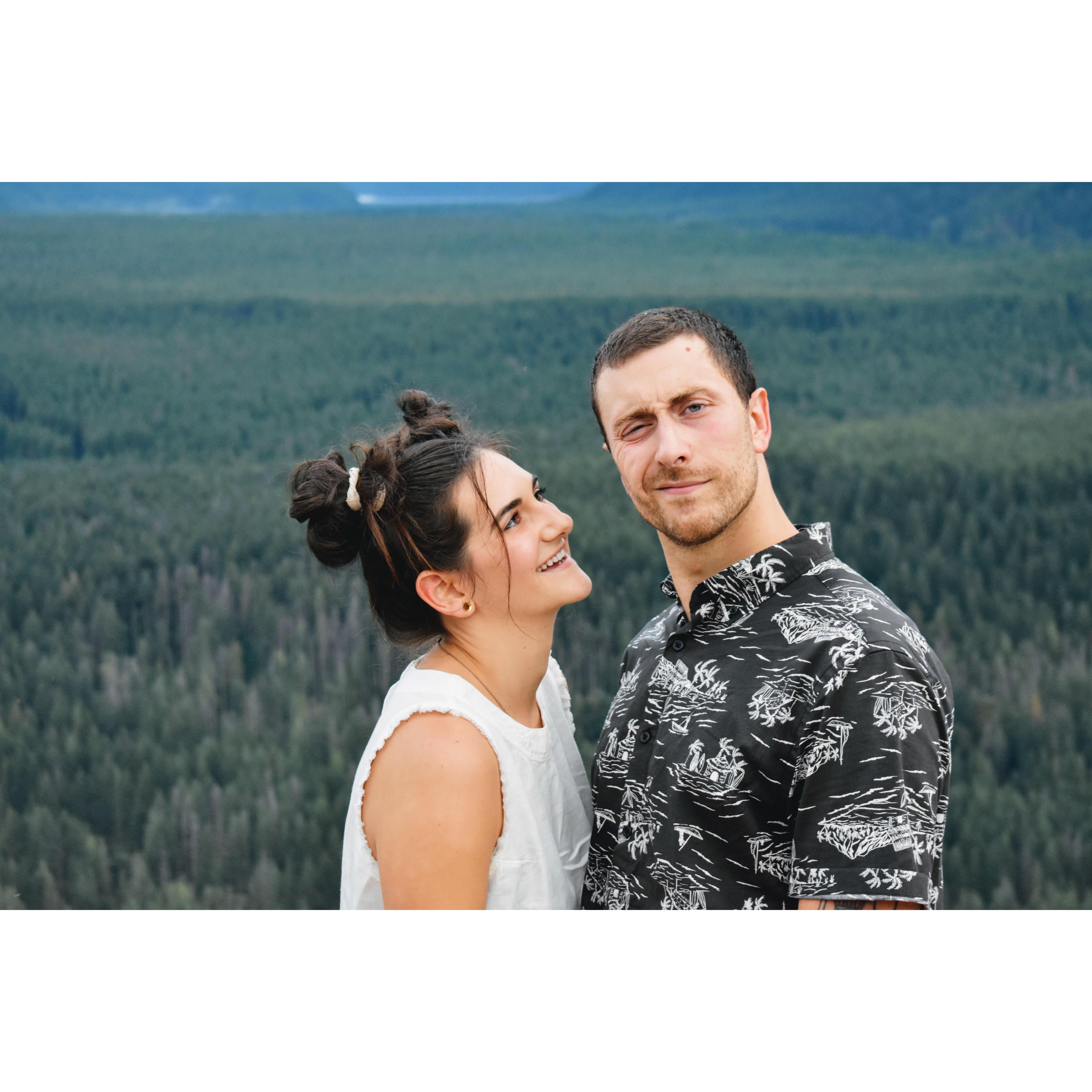 Sept 2020
Photo sesh by Jessie B, McKenzie's cousin after hiking up to Rattlesnake Ledge.
