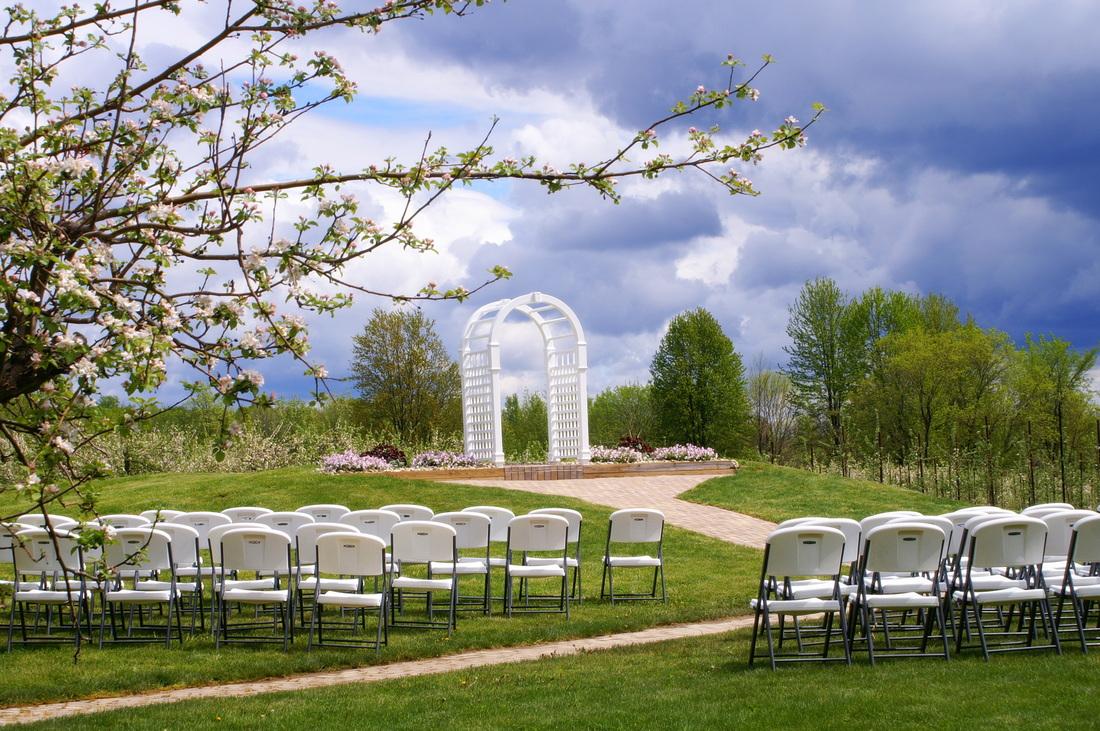 The Wedding Website of Olivia Heuschele and Tyler Hubbard