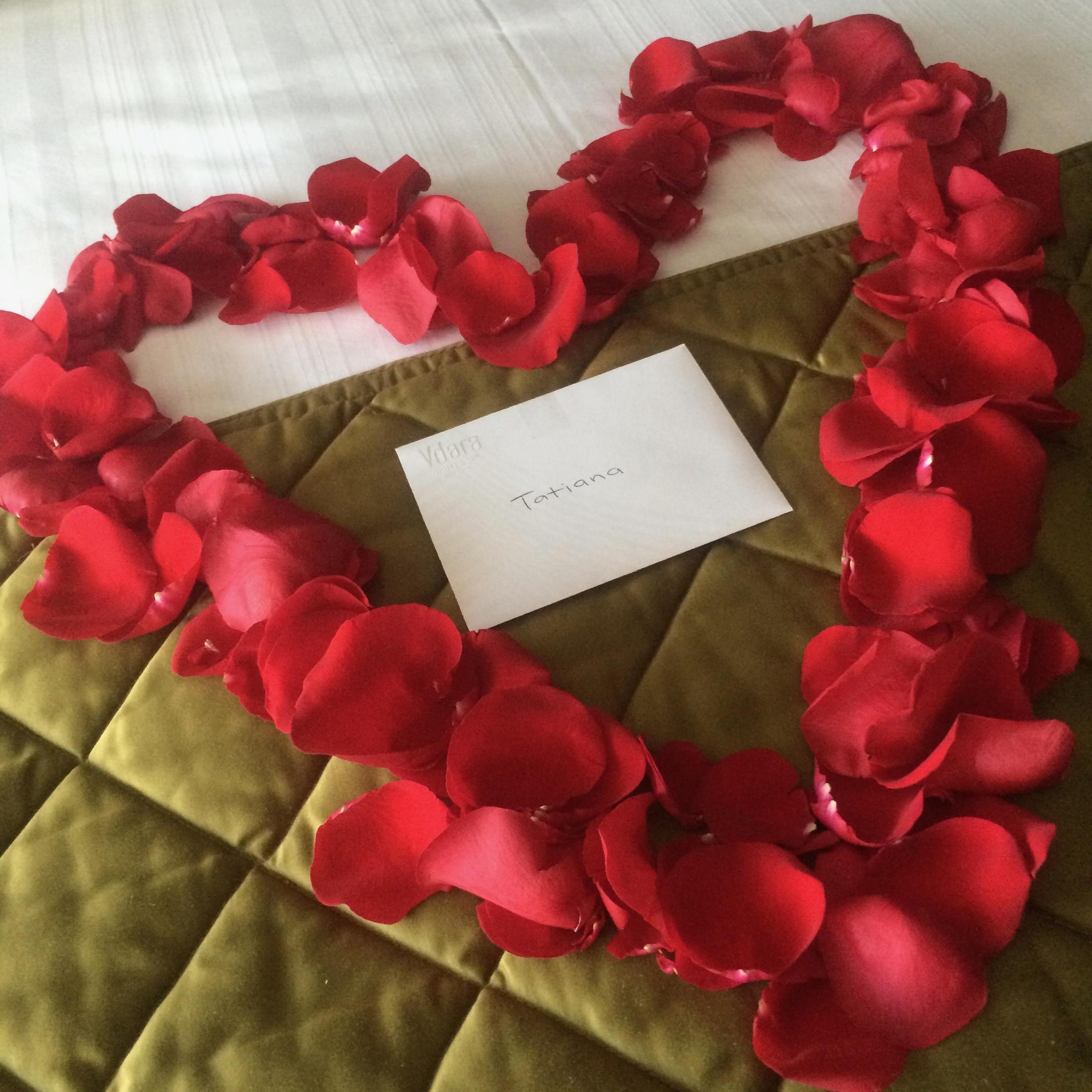 Note contents: "Will you be my girlfriend?" Aug 8, 2014