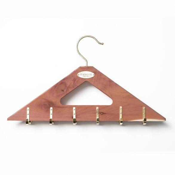 Cedar Belt Hanger