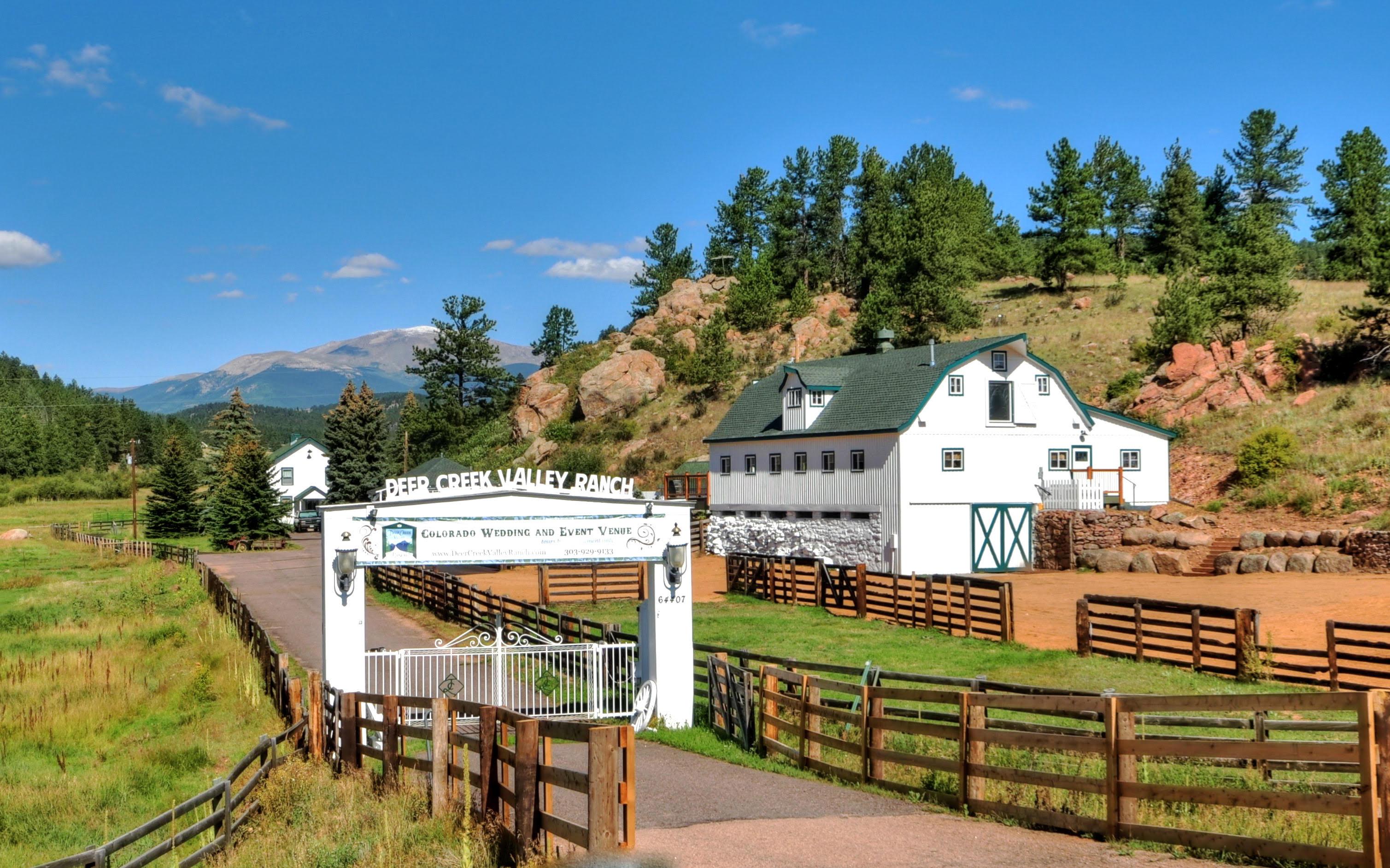 The Wedding Website of Emily Loss and Josh Swy