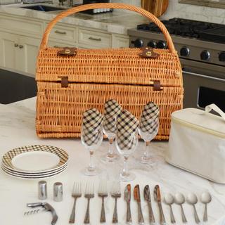4-Person Willow Picnic Hamper