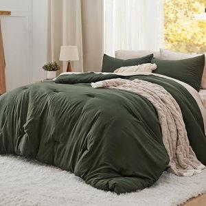 Bedsure Oversized Queen Comforter Set, Dark Green Soft Prewashed Bedding for All Seasons, 3 Pieces GentleSoft™ Down Alternative Bed Set, 1 Lightweight Comforter (98"x98") and 2 Pillowcases (20"x30")