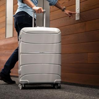 Outline Pro Carry-on Spinner