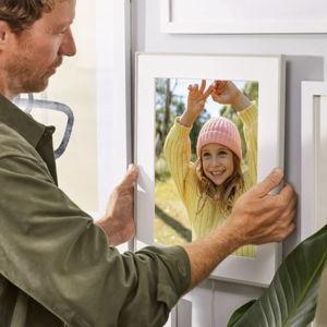 Aura's Walden 15" Digital Frame - clay with paper mat
