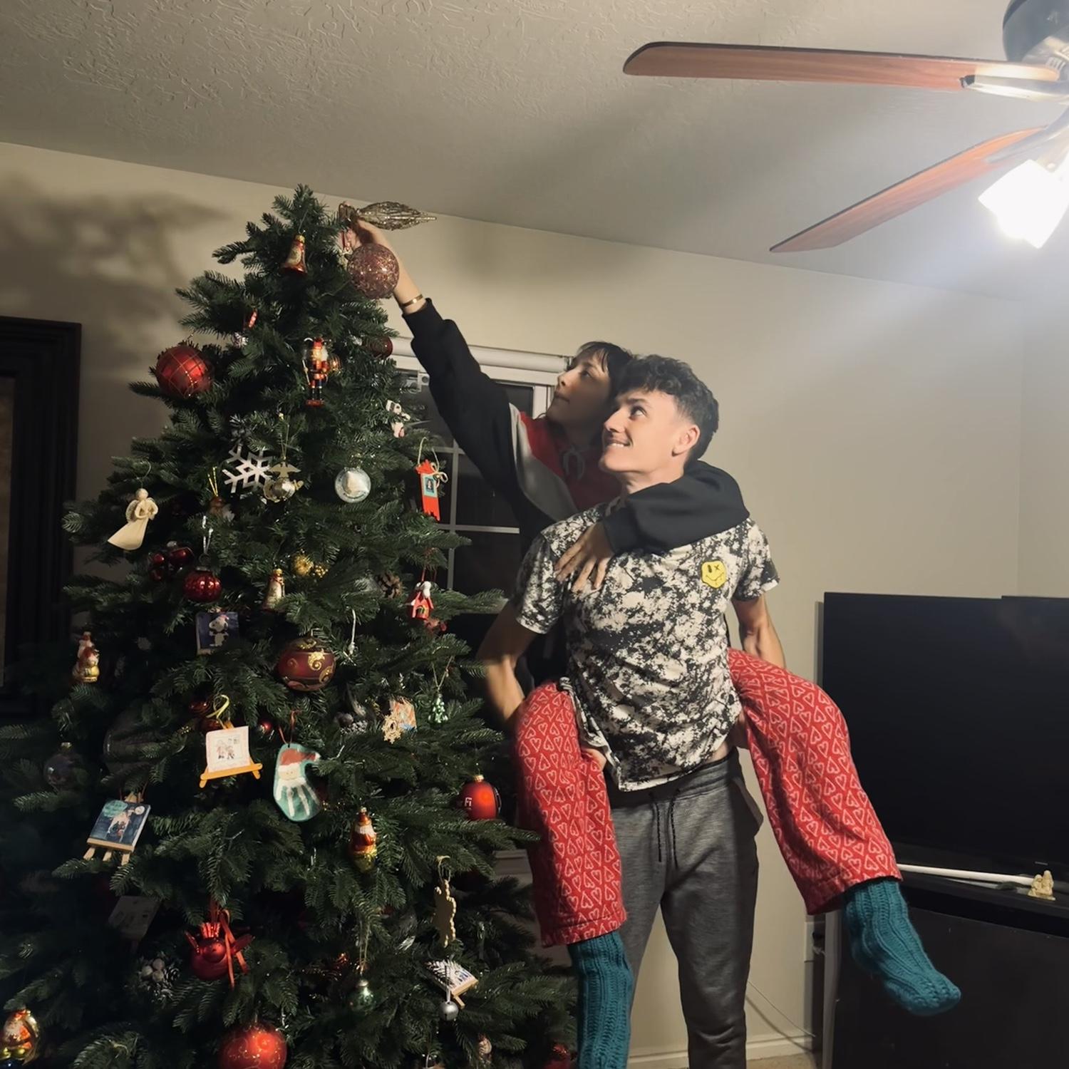 Christmas in Utah at the Anguiano’s! I was given the honor to put the star on the tree:)