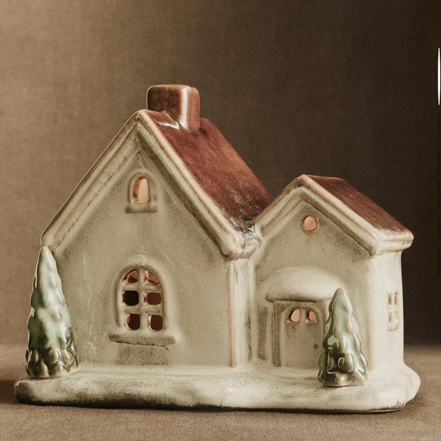 LIGHT UP PORCELAIN HOUSE