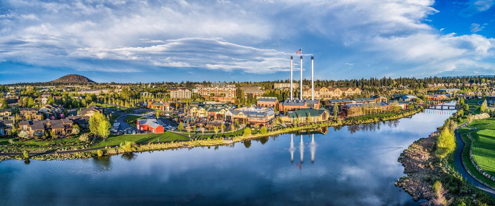 The Wedding Website of Caroline McLennan and Jacob Fields