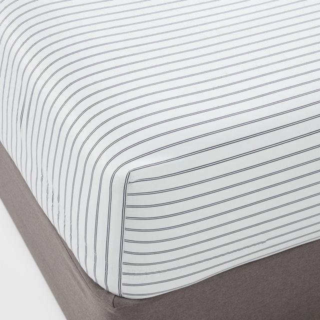 Queen 400 Thread Count Performance Fitted Sheet Navy Stripe - Threshold™