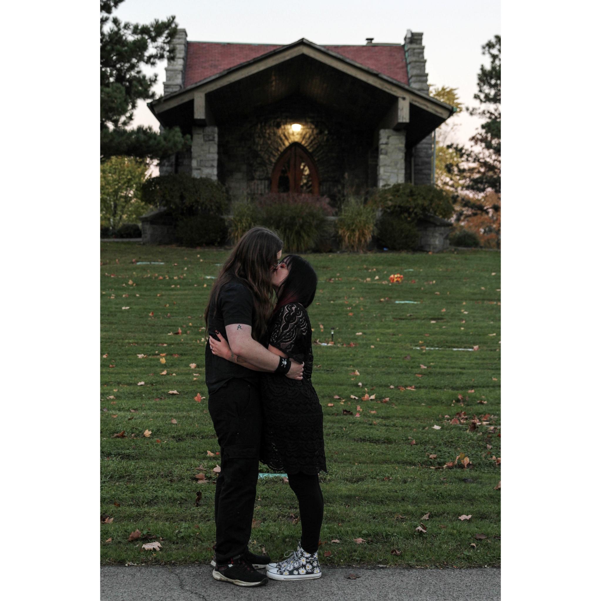 Engagement Photos š¤
ā”Location: Elmlawn Memorial Park
ā”Photographer: Alyssa Knowlton, Lyssa Lee Photography