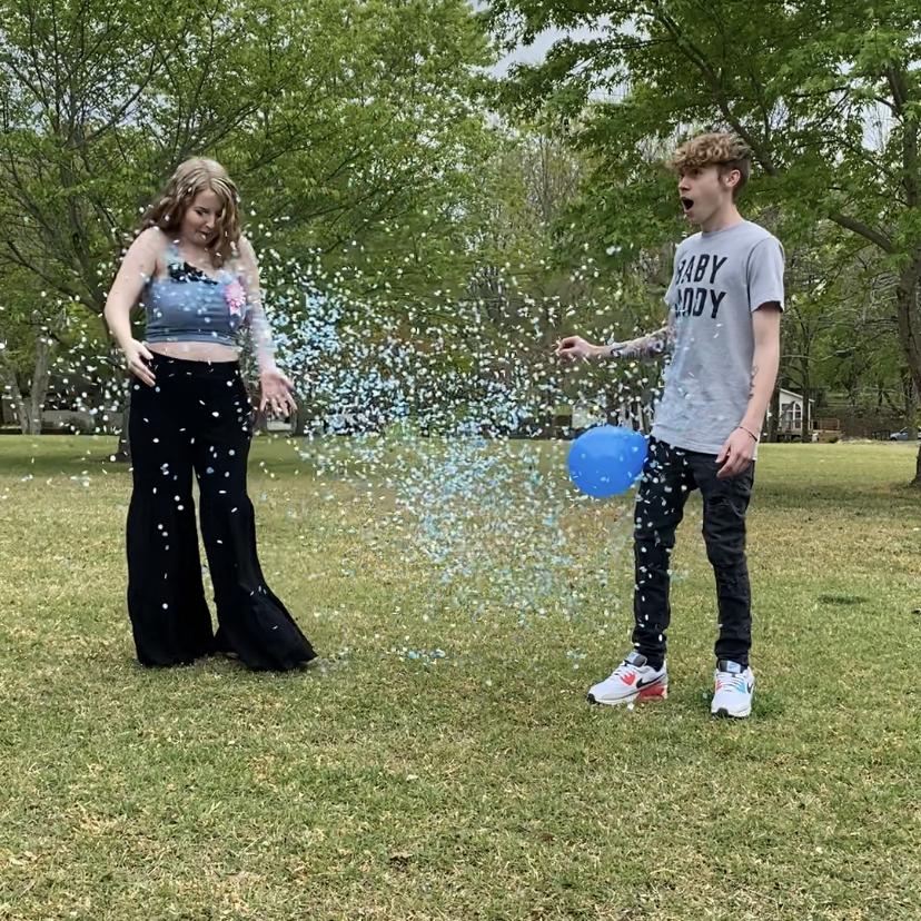 us finding out we are having a baby boy!!
i definitely ate the confetti…