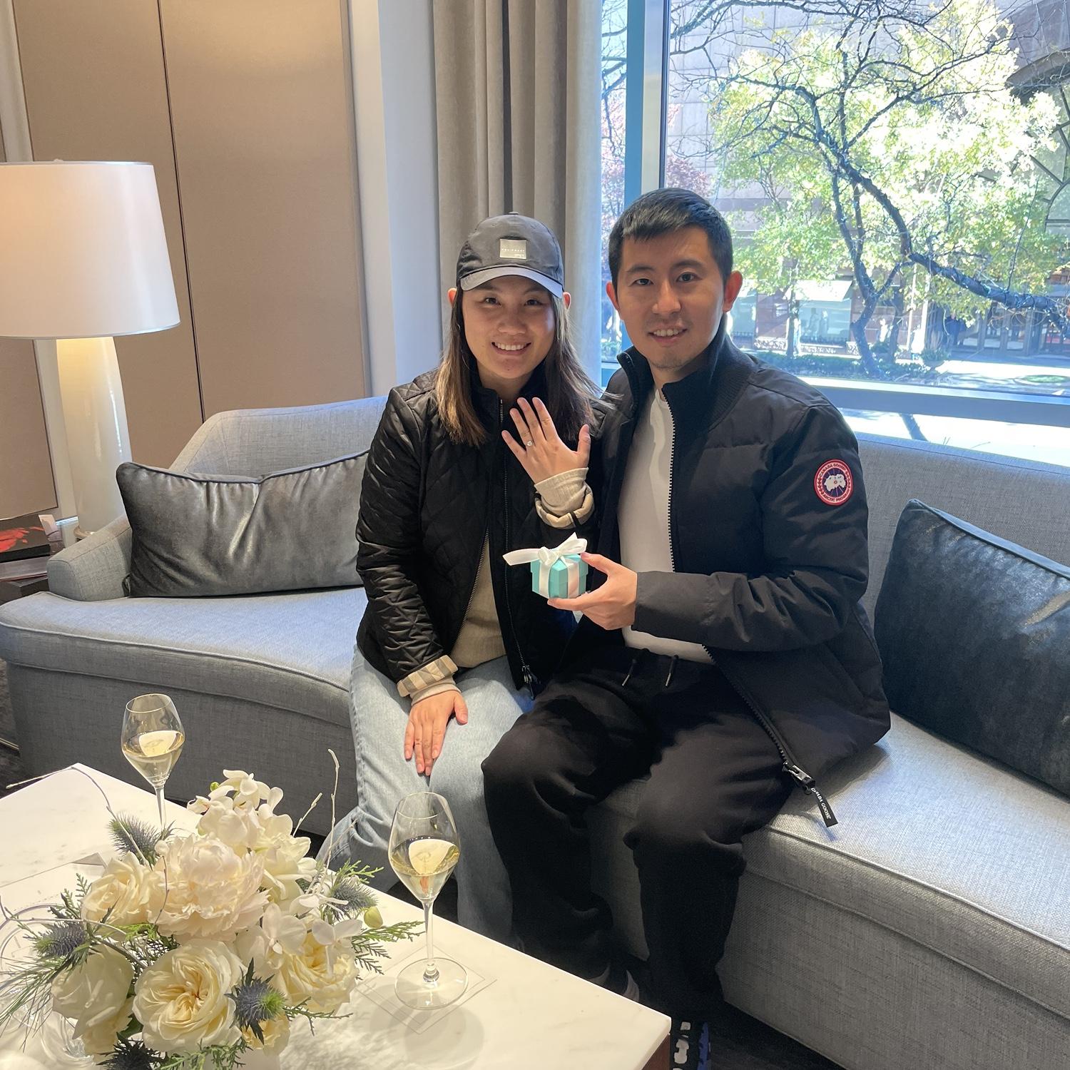 On the day when we picked up the engagement ring! 取到订婚戒指的那一天