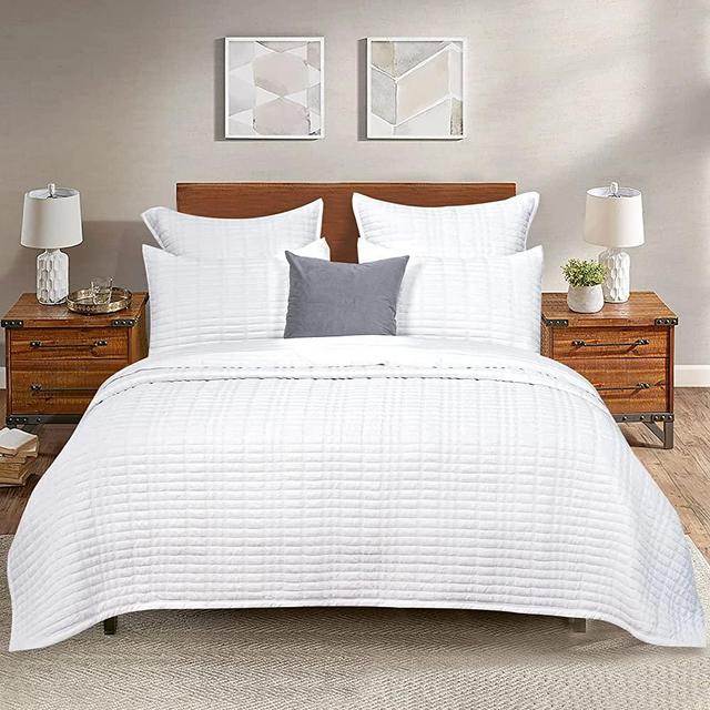 PHF Seersucker Quilt Set King Size, 3PCS Textured Stripe Washed Soft Bedspread, Boho Stylish Bed Spread for All Season, 1 Coverlet 104" x 90" and 2 Pillow Cases 20" x 36", White