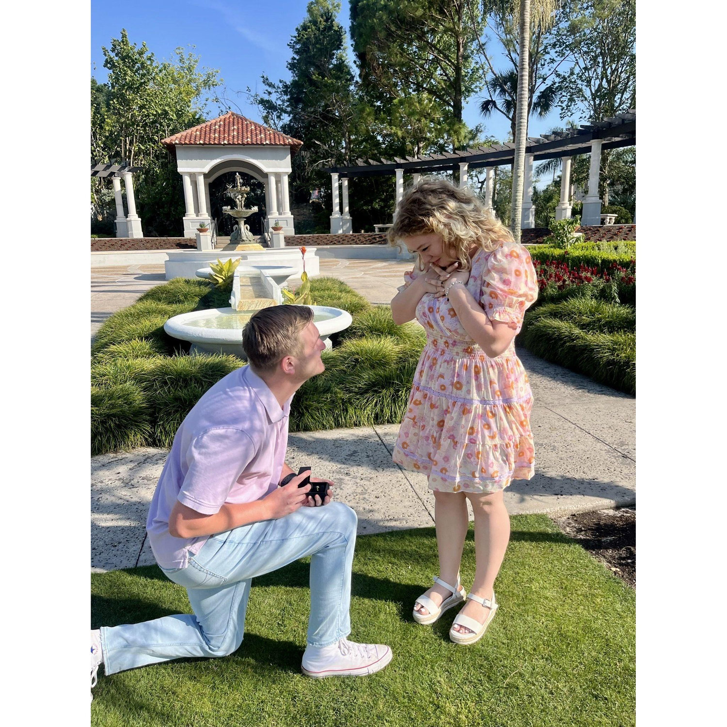The moment he popped the question at the Hollis Gardens in LKLD.