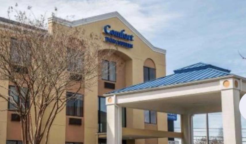 The Wedding Website of Dominique Escudero and Ryan Liszewski