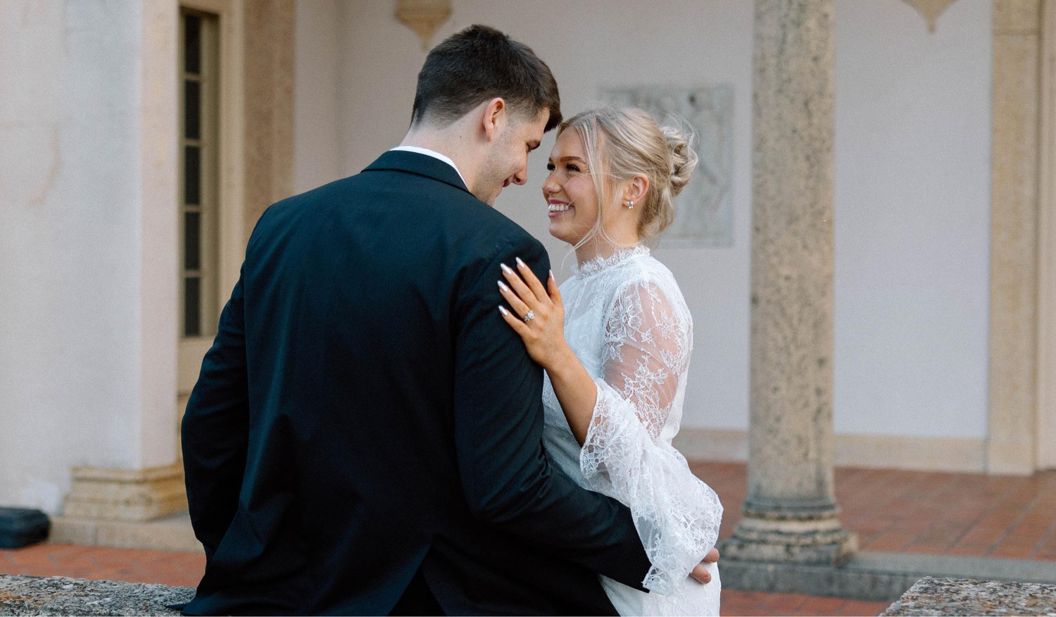 The Wedding Website of Emilee Bell and Gavin Bolding