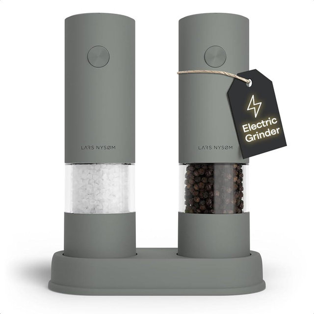 LARS NYSØM Electric Salt and Pepper Grinder Set I Automatic Salt and Pepper Mills with Adjustable Ceramic Grinder I AAA-Battery Operated Electric Spice Mill Set (Ash Gray)